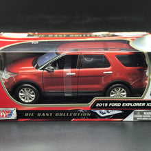 Load image into Gallery viewer, MotorMax 2015 Ford Explorer XLT SUV Dark Red #73186 1-18 Diecast Car