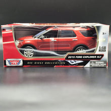 Load image into Gallery viewer, MotorMax 2015 Ford Explorer XLT SUV Dark Red #73186 1-18 Diecast Car