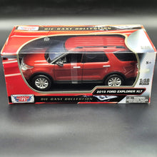 Load image into Gallery viewer, MotorMax 2015 Ford Explorer XLT SUV Dark Red #73186 1-18 Diecast Car