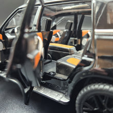 Load image into Gallery viewer, Explorafind 2023 Nissan Patrol Black 1:24 Die Cast Car