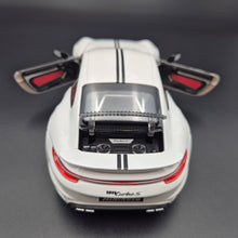 Load image into Gallery viewer, Explorafind 2021 Porsche 911 Turbo S White 1:24 Die Cast Car