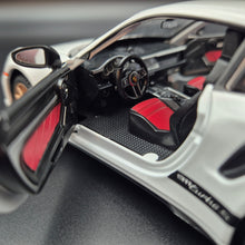 Load image into Gallery viewer, Explorafind 2021 Porsche 911 Turbo S White 1:24 Die Cast Car