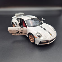 Load image into Gallery viewer, Explorafind 2021 Porsche 911 Turbo S White 1:24 Die Cast Car