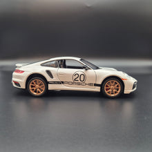 Load image into Gallery viewer, Explorafind 2021 Porsche 911 Turbo S White 1:24 Die Cast Car