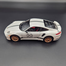 Load image into Gallery viewer, Explorafind 2021 Porsche 911 Turbo S White 1:24 Die Cast Car
