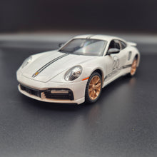 Load image into Gallery viewer, Explorafind 2021 Porsche 911 Turbo S White 1:24 Die Cast Car