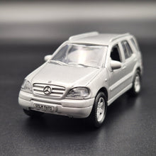 Load image into Gallery viewer, Smart Toys 2000 Mercedes-Benz ML430 Silver 1:45 Diecast Car