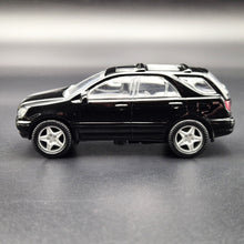 Load image into Gallery viewer, Smart Toys 2001 Lexus RX 300 Black 1:48 Diecast Car