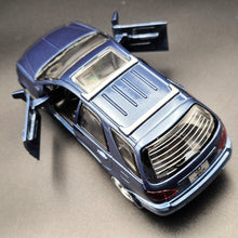 Load image into Gallery viewer, Smart Toys 2001 Lexus RX 300 Blue 1:36 Diecast Car