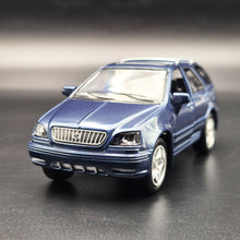 Load image into Gallery viewer, Smart Toys 2001 Lexus RX 300 Blue 1:36 Diecast Car