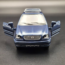 Load image into Gallery viewer, Smart Toys 2001 Lexus RX 300 Blue 1:36 Diecast Car
