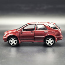 Load image into Gallery viewer, Smart Toys 2001 Lexus RX 300 Maroon 1:36 Diecast Car