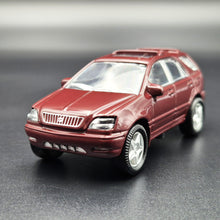 Load image into Gallery viewer, Smart Toys 2001 Lexus RX 300 Maroon 1:48 Diecast Car