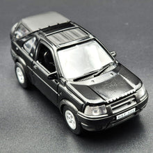 Load image into Gallery viewer, Smart Toys 2003 Land Rover Freelander Black 1:52 Diecast Car