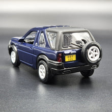 Load image into Gallery viewer, Smart Toys 2003 Land Rover Freelander Dark Blue 1:52 Diecast Car