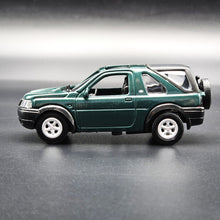 Load image into Gallery viewer, Smart Toys 2003 Land Rover Freelander Dark Green 1:52 Diecast Car