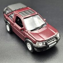 Load image into Gallery viewer, Smart Toys 2003 Land Rover Freelander Maroon 1:52 Diecast Car