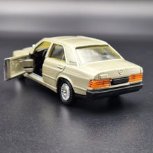 Load image into Gallery viewer, Solido 1993 Mercedes-Benz 190 (W201) Metallic Gold #1506 1:43 Hi-Fi Series Die Cast Model