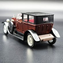 Load image into Gallery viewer, Solido Age D'Or 1925 Panhard-Levassor 8CYL 35CV Burgundy #140 1:43 Die Cast Model