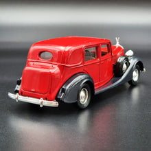 Load image into Gallery viewer, Solido Age D'Or 1937 Packard Sedan Red #4047 1:43 Die Cast Model