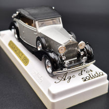 Load image into Gallery viewer, Solido Age D'or 1939 Rolls-Royce Phantom III Silver/Black #4046 1:43 Die Cast Model