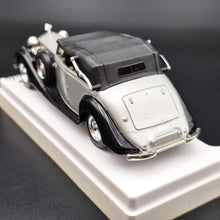 Load image into Gallery viewer, Solido Age D'or 1939 Rolls-Royce Phantom III Silver/Black #4046 1:43 Die Cast Model
