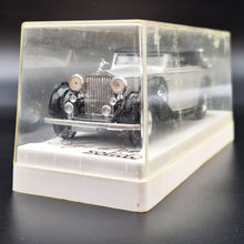 Load image into Gallery viewer, Solido Age D'or 1939 Rolls-Royce Phantom III Silver/Black #4046 1:43 Die Cast Model