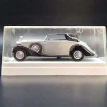Load image into Gallery viewer, Solido Age D'or 1939 Rolls-Royce Phantom III Silver/Black #4046 1:43 Die Cast Model
