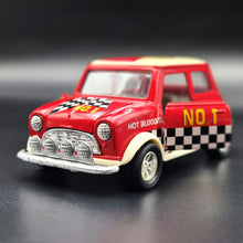 Load image into Gallery viewer, Superior Sunnyside 1996 Mini Cooper Mark VII Red 1:24 SS 5703 Die Cast Model