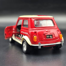 Load image into Gallery viewer, Superior Sunnyside 1996 Mini Cooper Mark VII Red 1:24 SS 5703 Die Cast Model