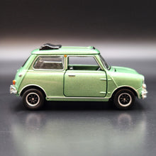 Load image into Gallery viewer, Explorafind 1963 Morris Mini MKI with Sunroof Green 1:50 Die Cast Car New