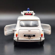 Load image into Gallery viewer, Explorafind 1967 Austin Mini Cooper MKII White Liverpool Police 1:50 Die Cast Car New