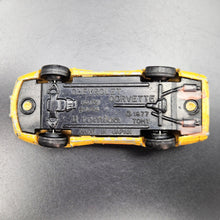 Load image into Gallery viewer, Tomica 1977 Chevrolet Corvette Stingray Dark Yellow #F21