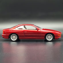 Load image into Gallery viewer, Welly 1993 BMW 850i Hard Top (E31) #9372 Red 1:24 Die Cast Car