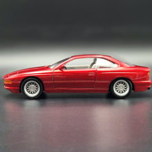 Load image into Gallery viewer, Welly 1993 BMW 850i Hard Top (E31) #9372 Red 1:24 Die Cast Car