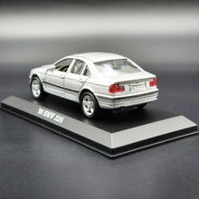 Load image into Gallery viewer, Welly 1998 BMW 328i Silver 1:36 #9739 Collection Series Boxed