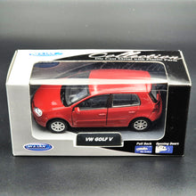 Load image into Gallery viewer, Welly 2004 Volkswagen Golf V Mk5 Red 1:36 #42361 Collection Series Boxed