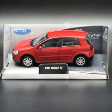 Load image into Gallery viewer, Welly 2004 Volkswagen Golf V Mk5 Red 1:36 #42361 Collection Series Boxed