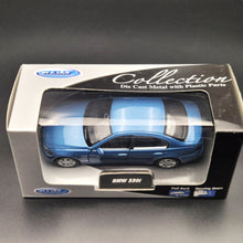 Load image into Gallery viewer, Welly 2005 BMW 330i E90 Metallic Blue #44011 1:43 Collection Series Boxed