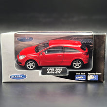 Load image into Gallery viewer, Welly 2005 Opel Astra GTC Red #42365 1:34 Collection Series Boxed