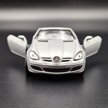Load image into Gallery viewer, Welly 2010 Mercedes-Benz SLK 350 Silver #42358 1:36 Collection Series Boxed