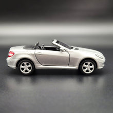 Load image into Gallery viewer, Welly 2010 Mercedes-Benz SLK 350 Silver #42358 1:36 Collection Series Boxed