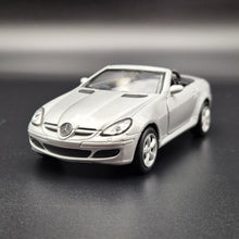 Load image into Gallery viewer, Welly 2010 Mercedes-Benz SLK 350 Silver #42358 1:36 Collection Series Boxed
