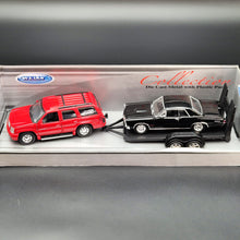 Load image into Gallery viewer, Welly 2002 Cadillac Escalade &amp; 1965 Pontiac GTO Off-Roader Trailer Set Collection