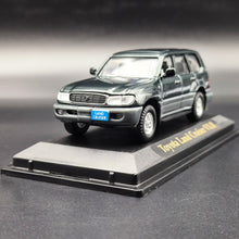 Load image into Gallery viewer, Yat-Ming 1998 Toyota Land Cruiser VXR Dark Green 1:43 Collectors Edition Diecast Car
