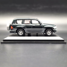 Load image into Gallery viewer, Yat-Ming 1998 Toyota Land Cruiser VXR Dark Green 1:43 Collectors Edition Diecast Car