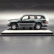 Load image into Gallery viewer, Yat-Ming 1998 Toyota Land Cruiser VXR Dark Green 1:43 Collectors Edition Diecast Car