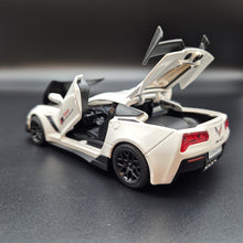 Load image into Gallery viewer, Explorafind 2016 Chevrolet Corvette Z06 C7.R White 1:32 Die Cast Car