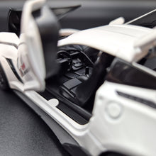 Load image into Gallery viewer, Explorafind 2016 Chevrolet Corvette Z06 C7.R White 1:32 Die Cast Car