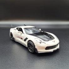 Load image into Gallery viewer, Explorafind 2016 Chevrolet Corvette Z06 C7.R White 1:32 Die Cast Car